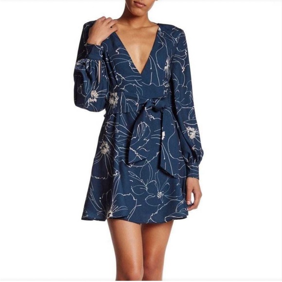 Keepsake The Label  V-Neck Mini Dress size small - Picture 1 of 13